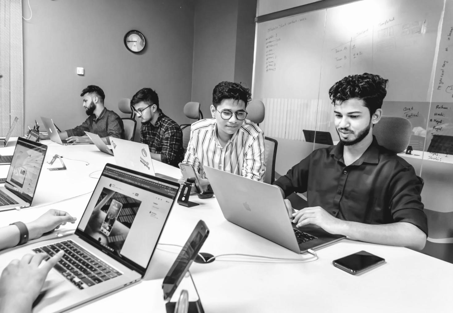 Espacio de trabajo colaborativo donde nuestro equipo desarrolla contenido educativo
